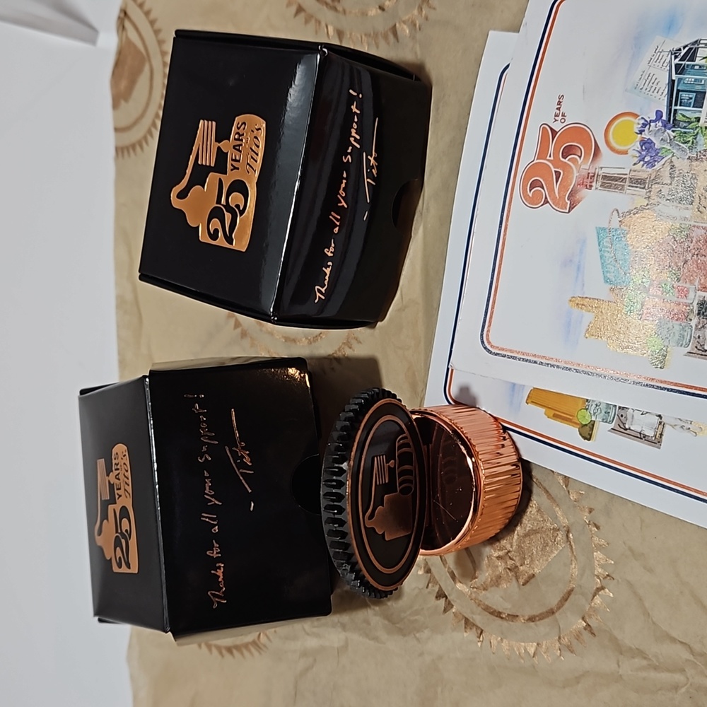 Tito's Handmade vodka accessories and Makers Mark puzzle - Picture 7 of 10